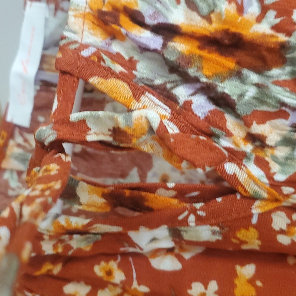 Floral Ruffle Blouse - Picture 4 of 6